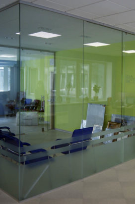 Офисные перегородки из стекла